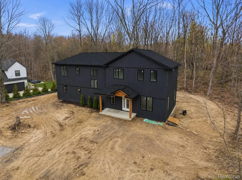 11810 Scenic Valley Springfield Charter Township, MI 48350