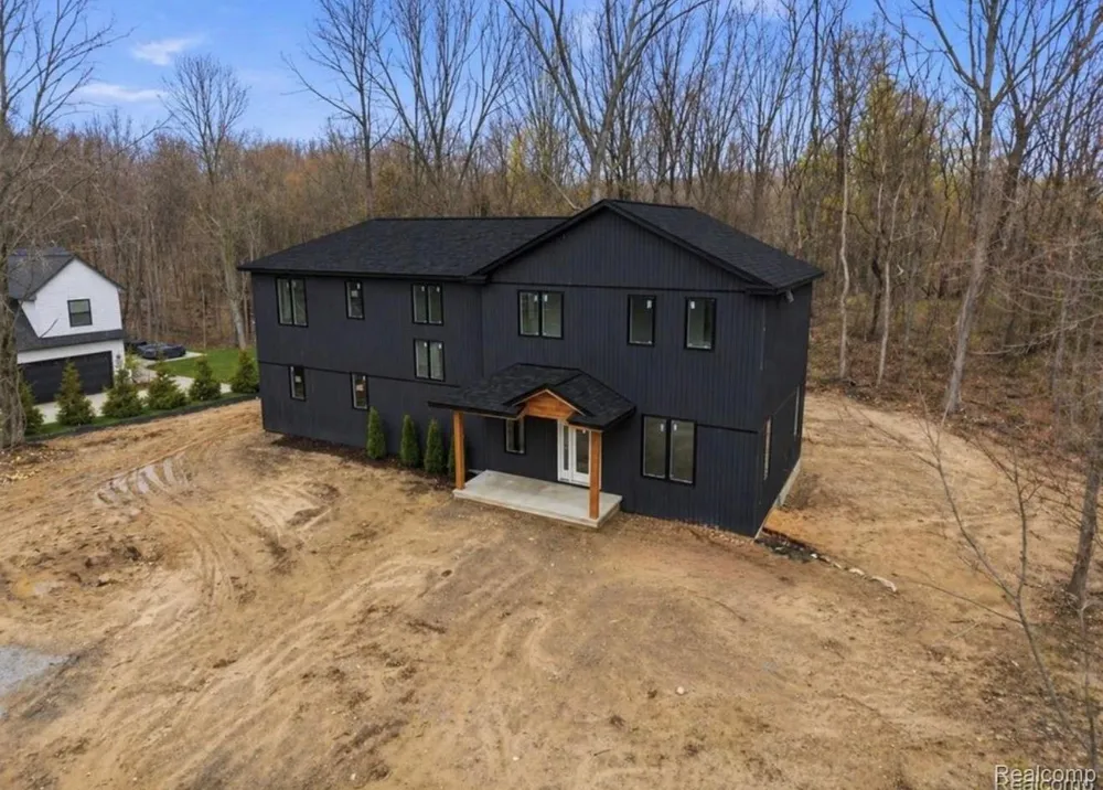 11810 Scenic Valley Springfield Charter Township, MI 48350