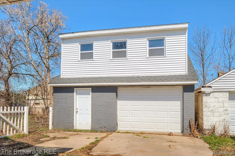1335 Allen Street Burton City, MI 48529