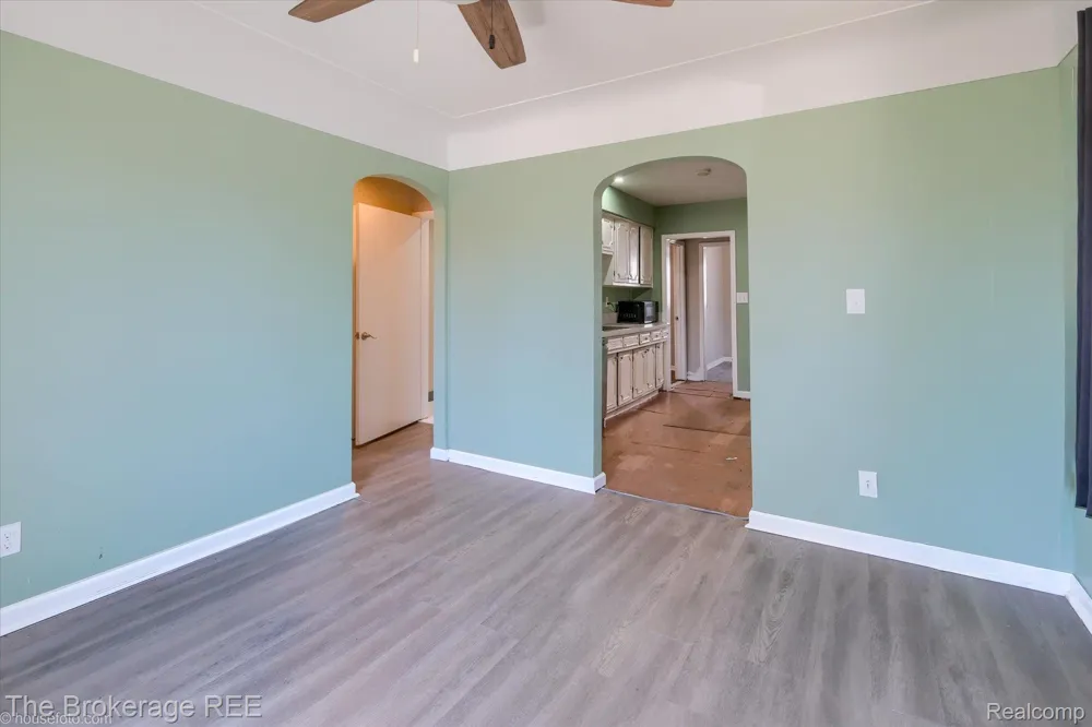 1335 Allen Street Burton City, MI 48529