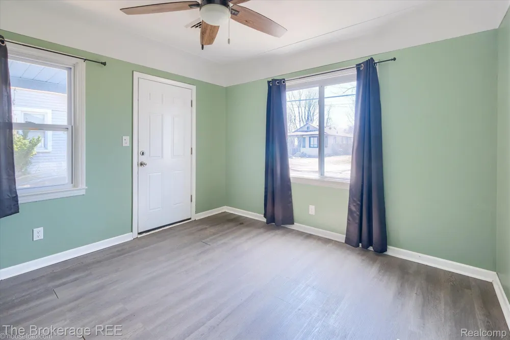 1335 Allen Street Burton City, MI 48529