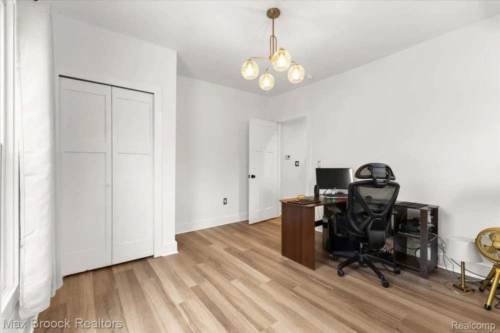 515 Clinton Street Howell City, MI 48843