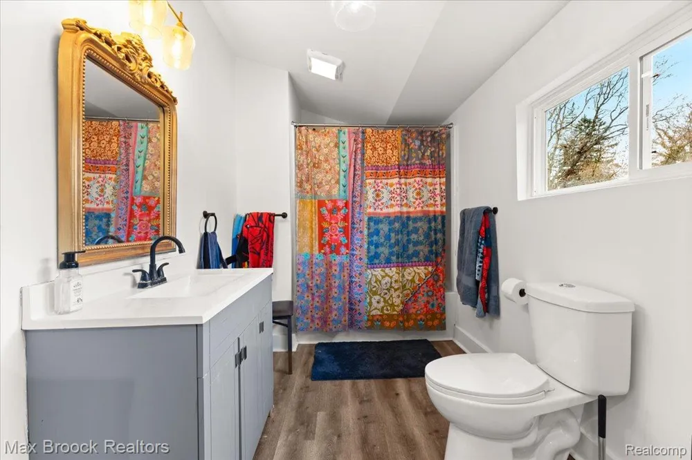 515 Clinton Street Howell City, MI 48843