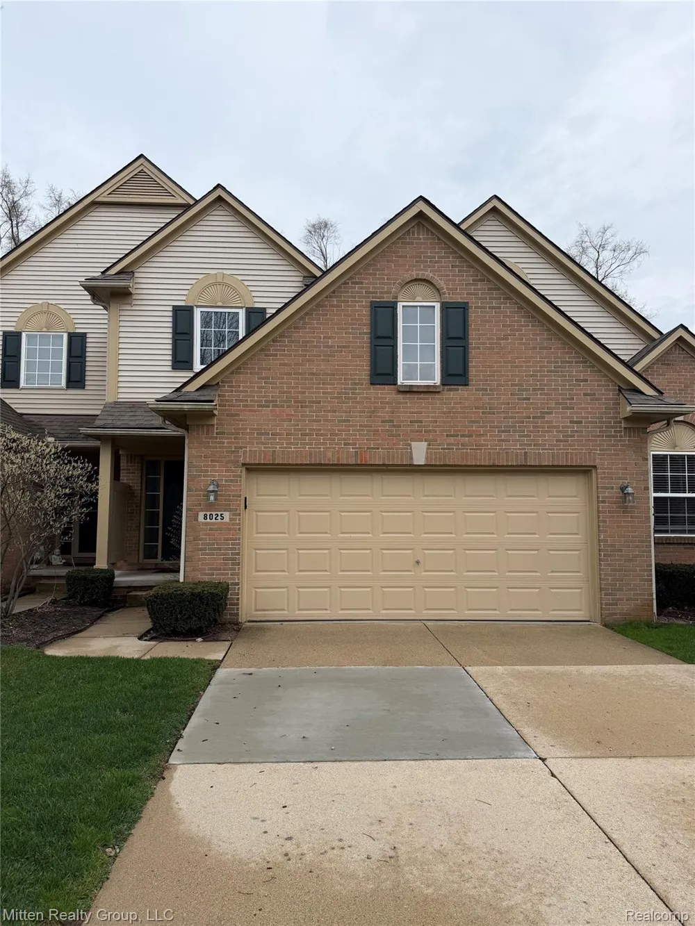 8025 Springdale Drive White Lake Charter Township, MI 48386