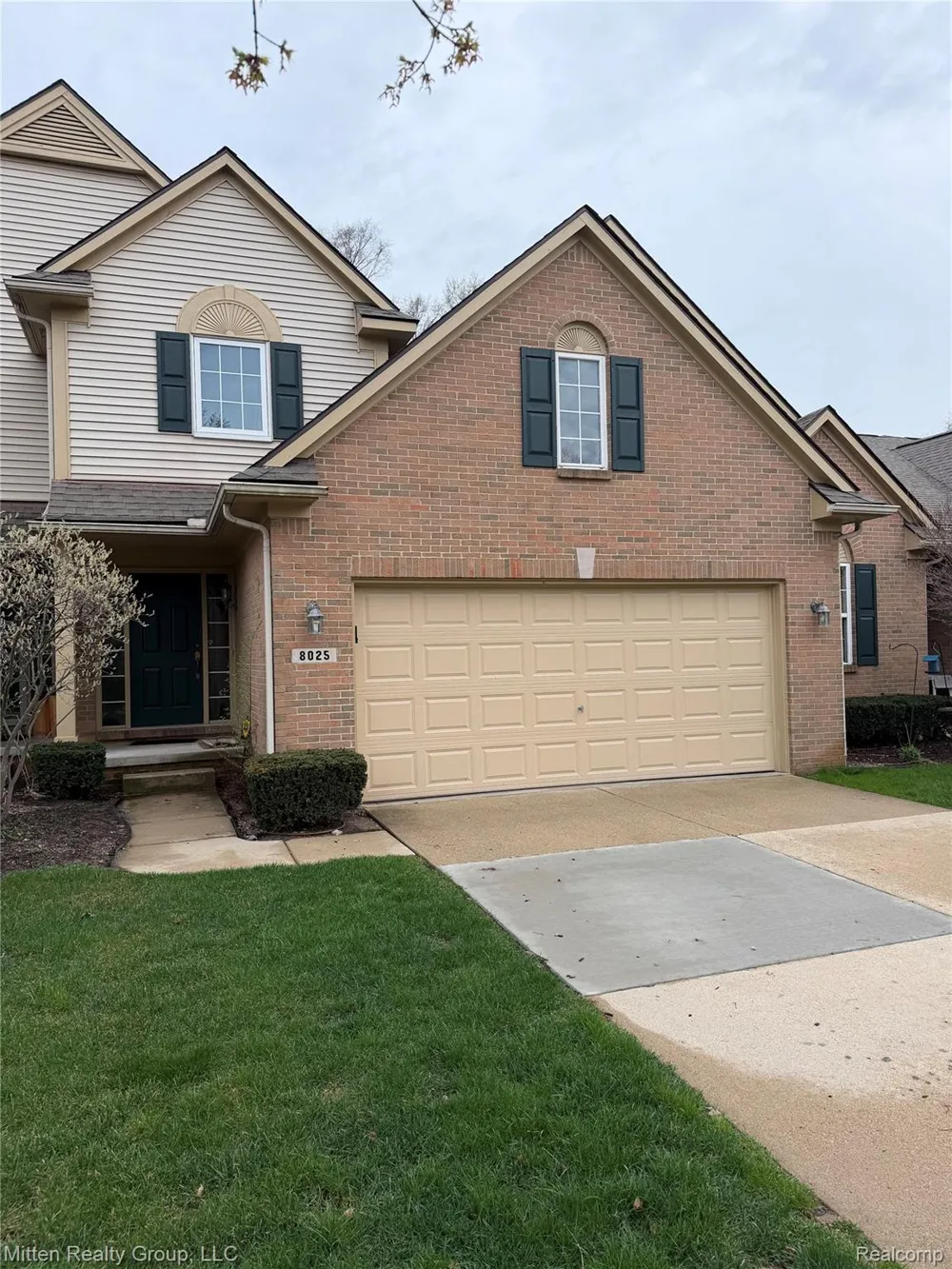 8025 Springdale Drive White Lake Charter Township, MI 48386