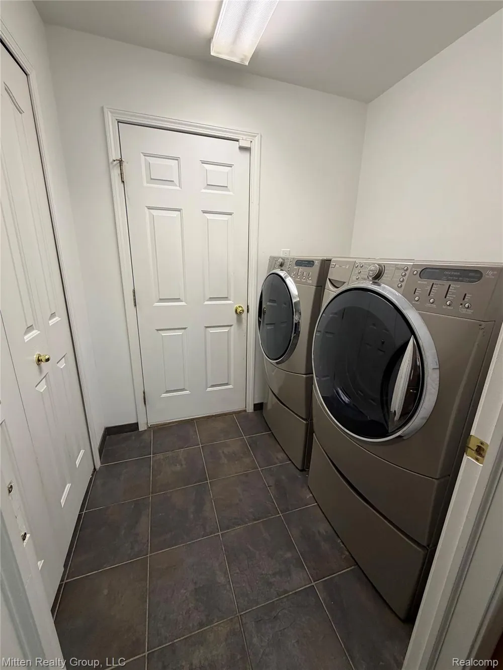 8025 Springdale Drive White Lake Charter Township, MI 48386