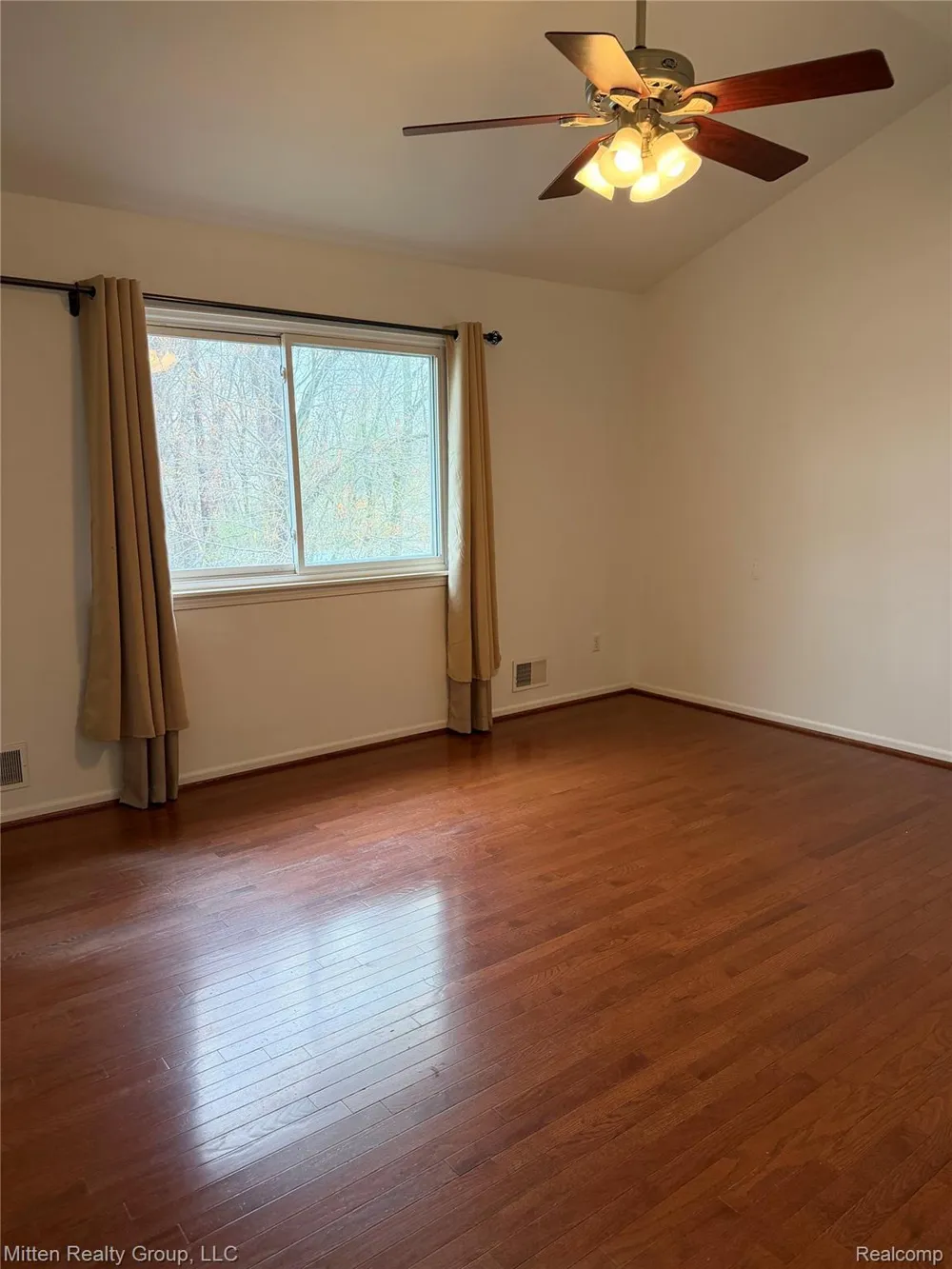 8025 Springdale Drive White Lake Charter Township, MI 48386