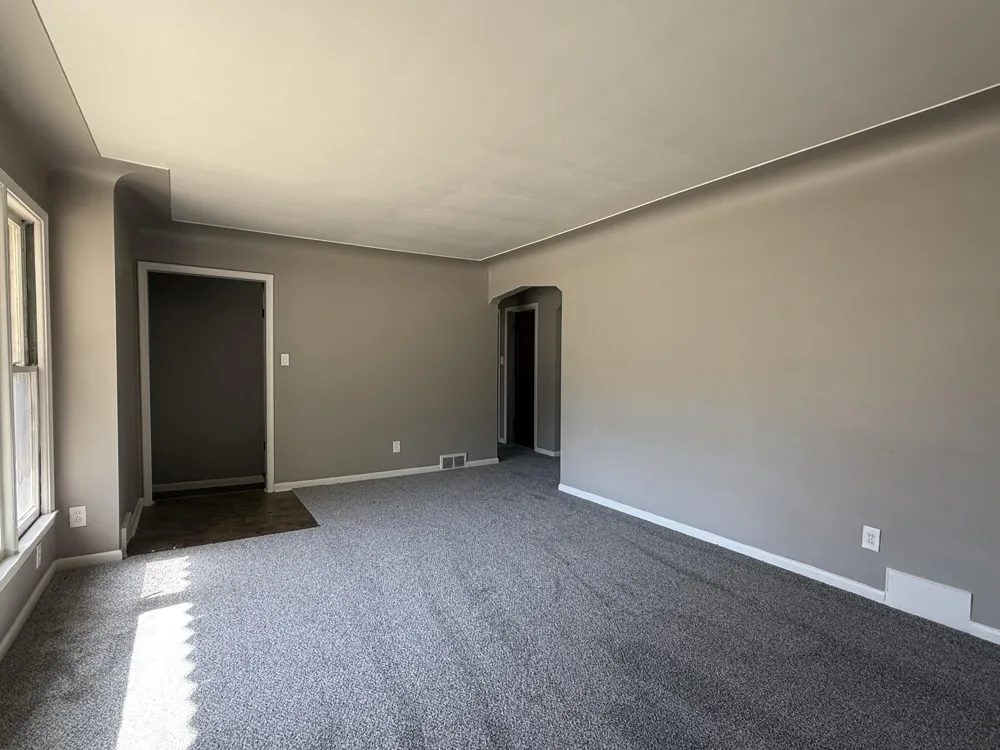 15305 Evergreen Avenue Eastpointe City, MI 48021