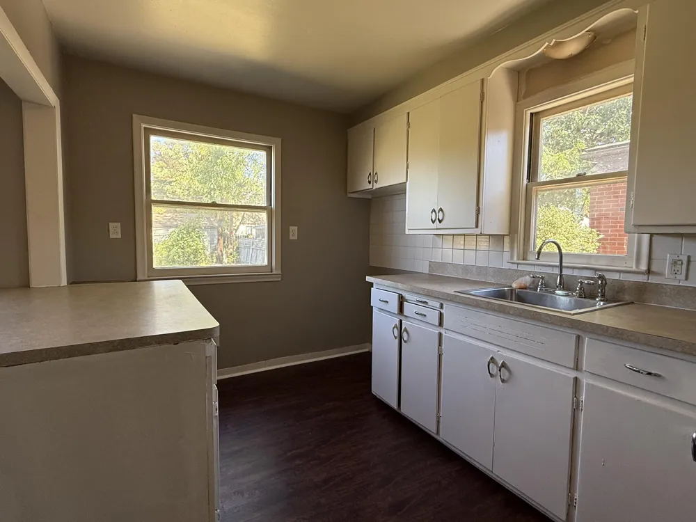 15305 Evergreen Avenue Eastpointe City, MI 48021