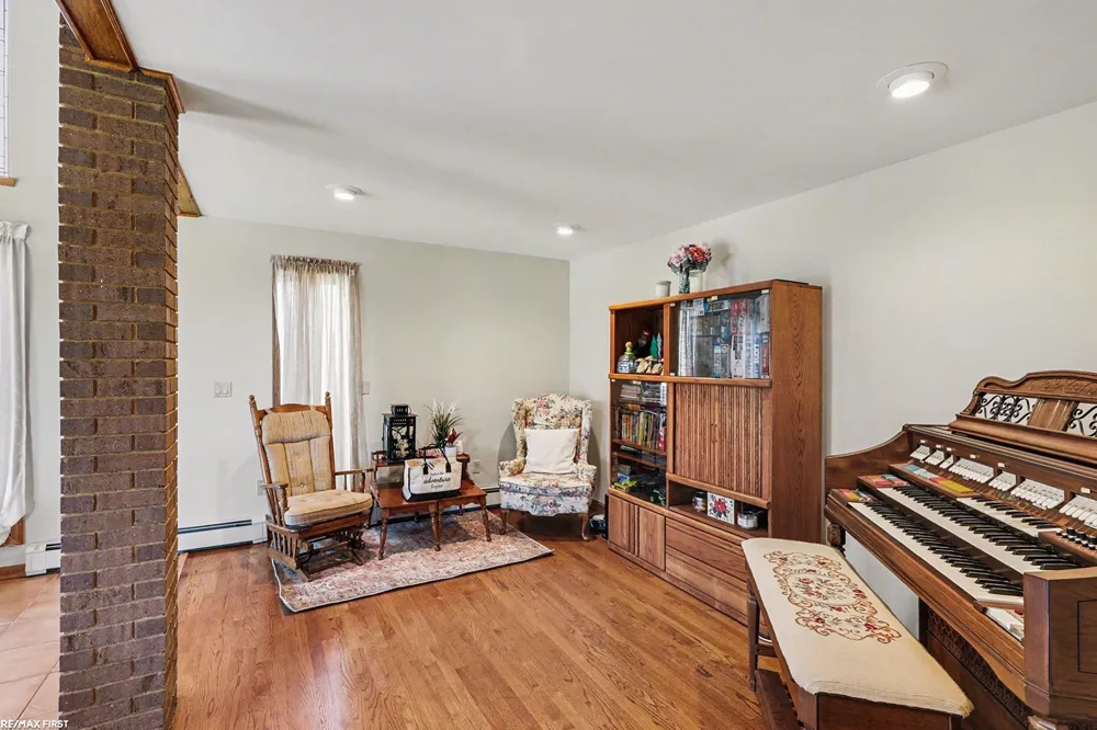 61313 Miriam Drive Washington Township, MI 48094