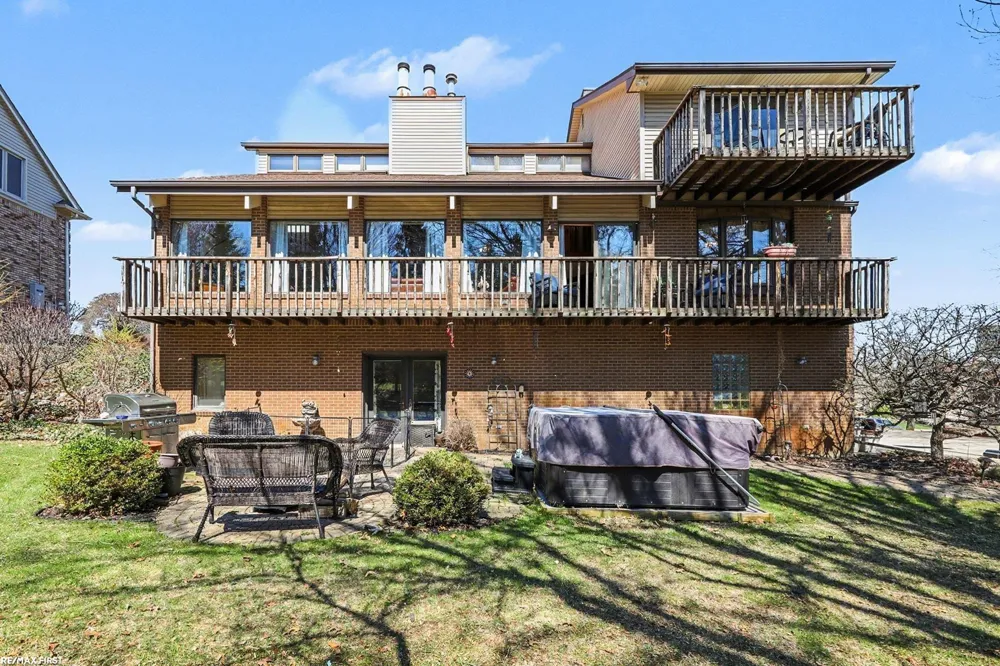 61313 Miriam Drive Washington Township, MI 48094