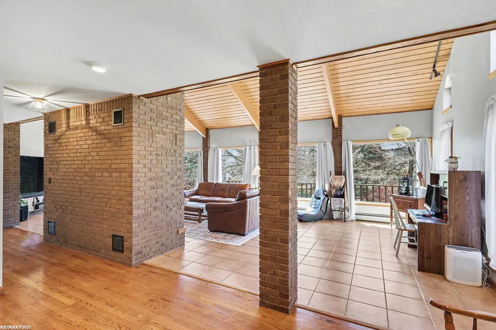 61313 Miriam Drive Washington Township, MI 48094
