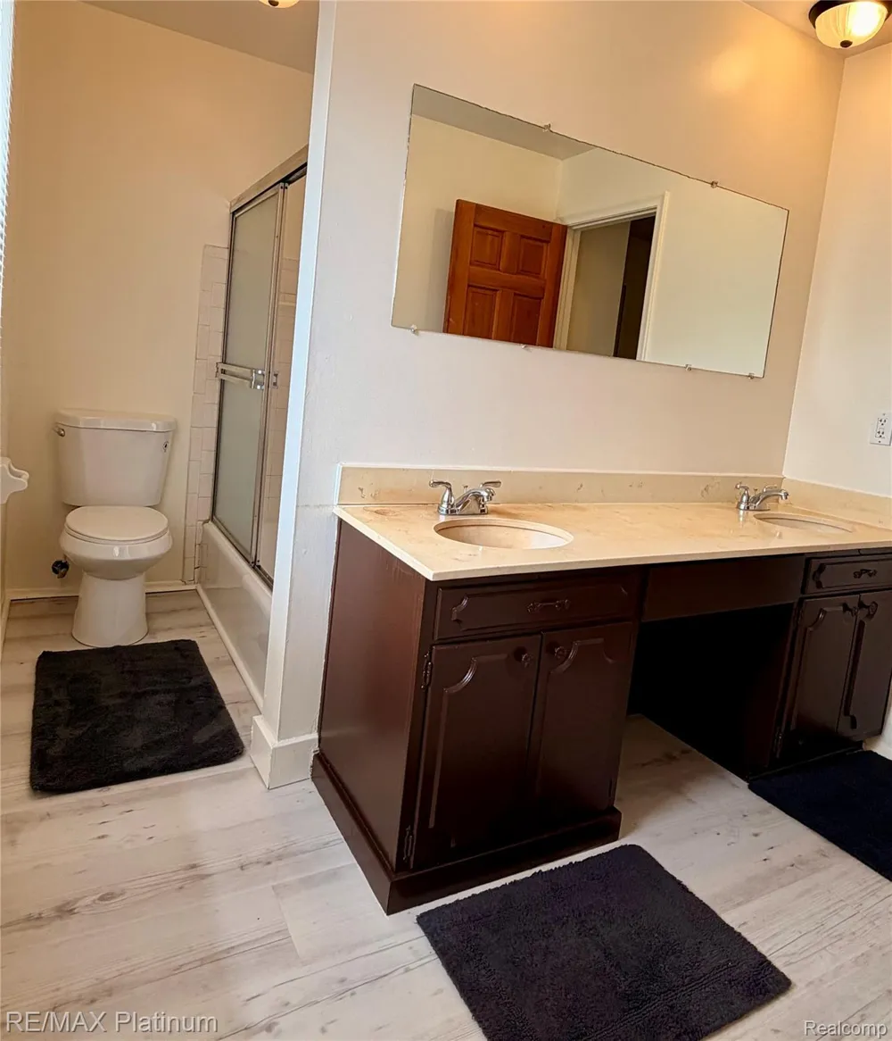 3428 River Birch Drive Flint Charter Township, MI 48532