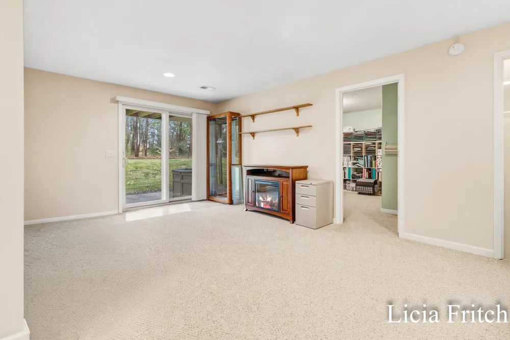 1527 W Addison Way Laketon Township, MI 49445