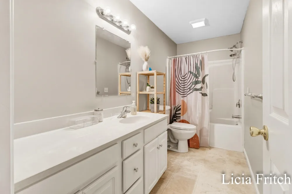 1527 W Addison Way Laketon Township, MI 49445