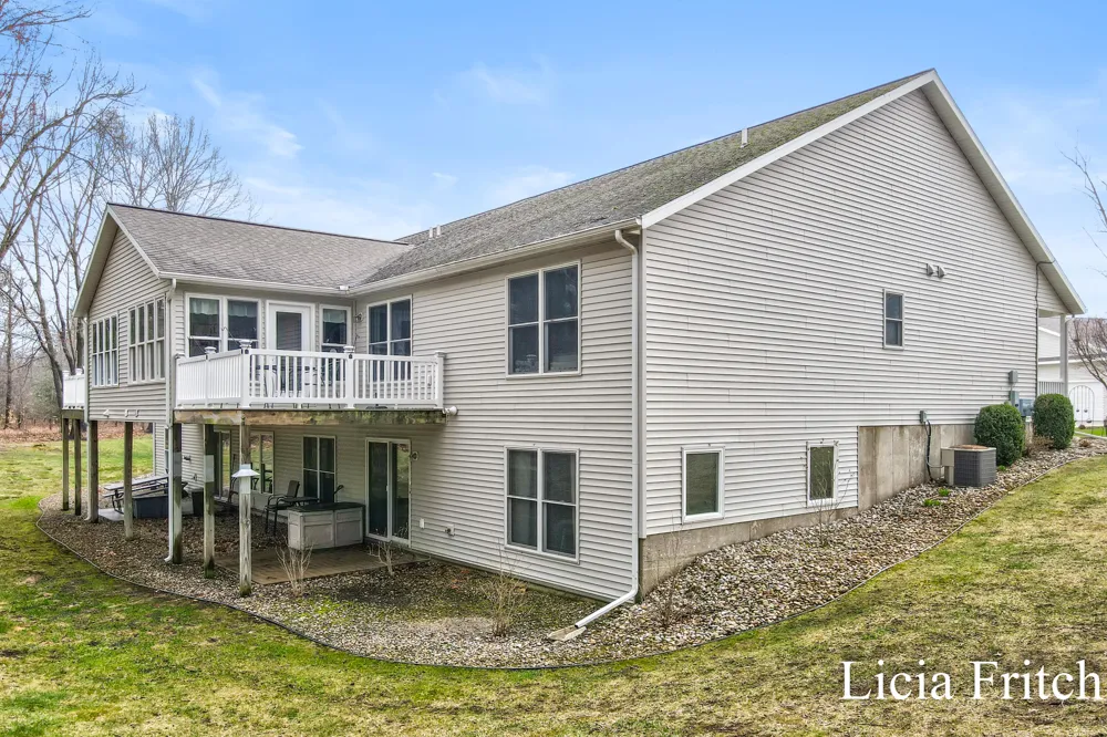 1527 W Addison Way Laketon Township, MI 49445
