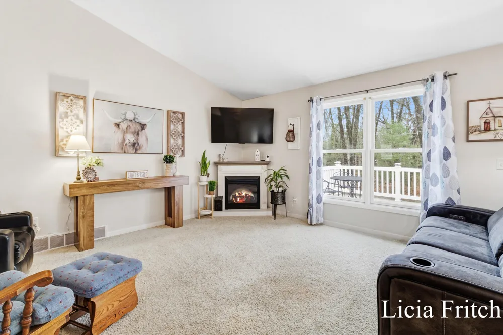1527 W Addison Way Laketon Township, MI 49445