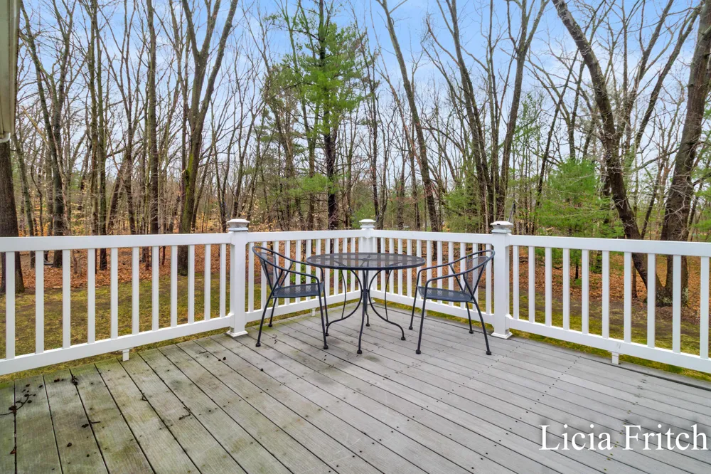 1527 W Addison Way Laketon Township, MI 49445