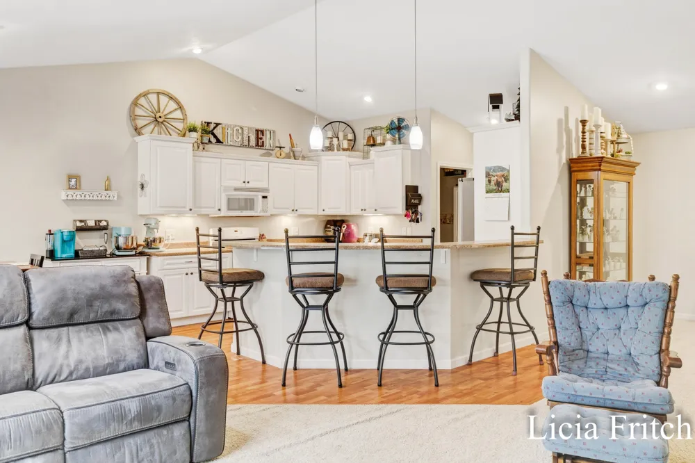 1527 W Addison Way Laketon Township, MI 49445