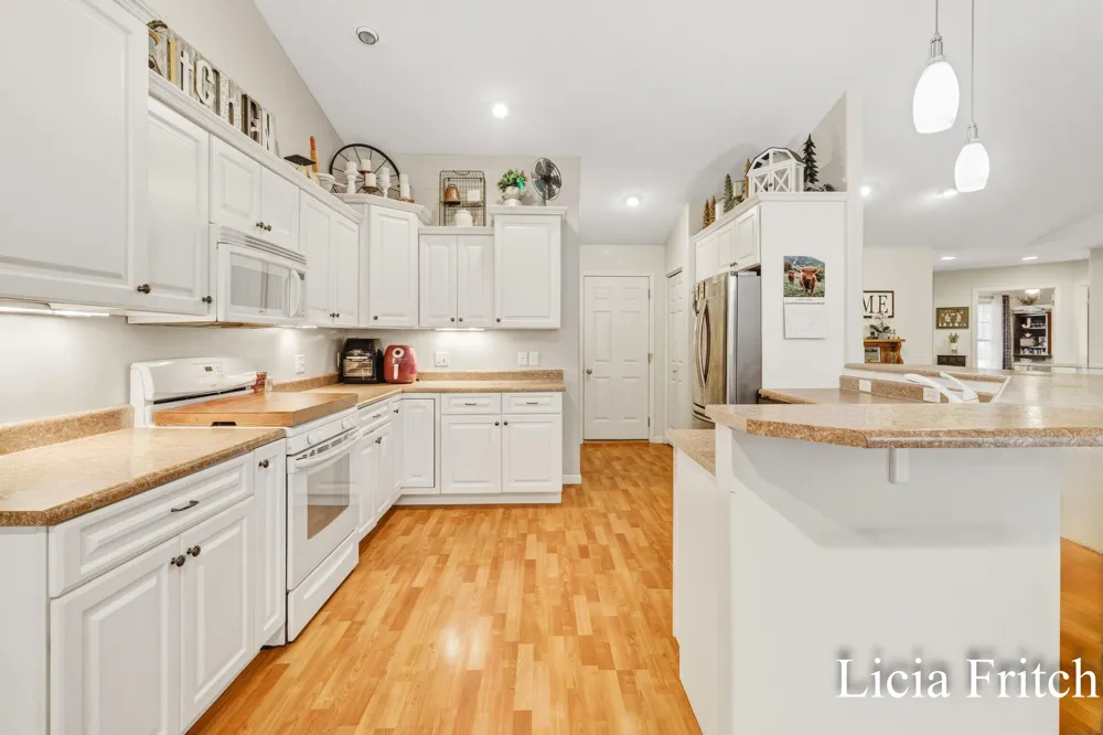 1527 W Addison Way Laketon Township, MI 49445