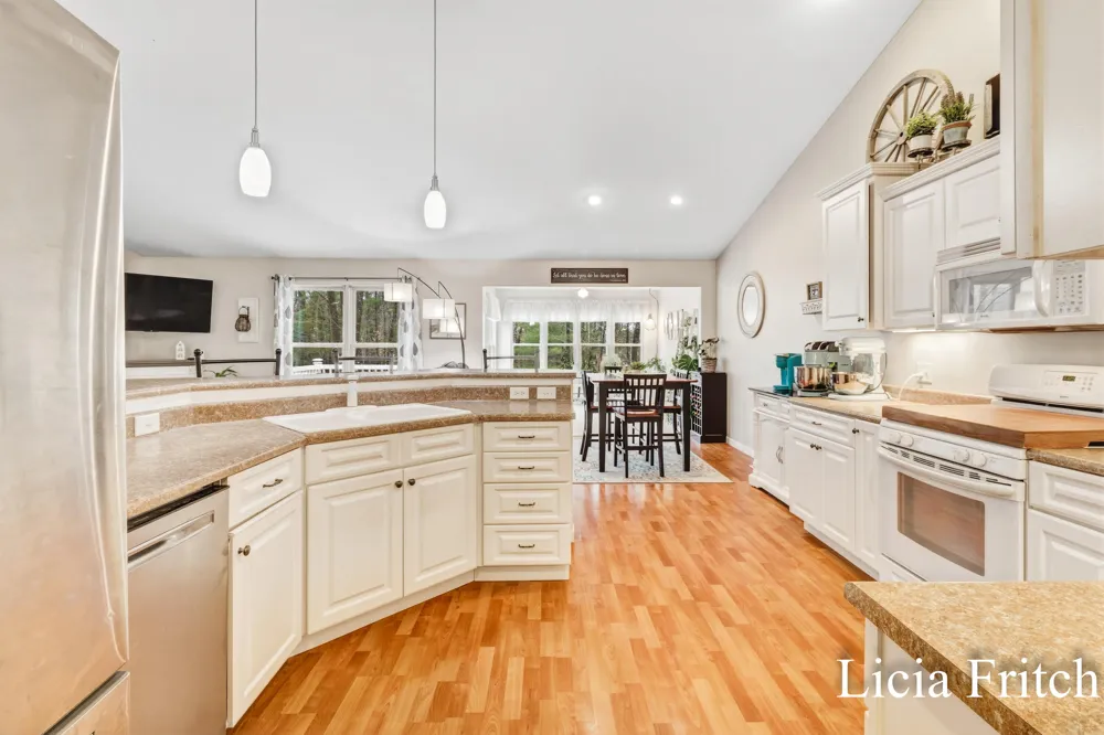 1527 W Addison Way Laketon Township, MI 49445