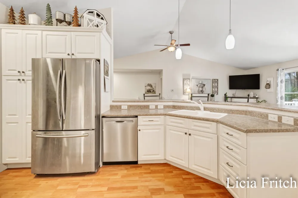 1527 W Addison Way Laketon Township, MI 49445
