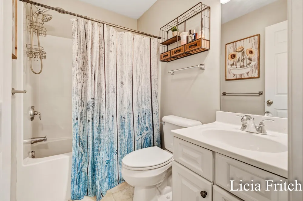 1527 W Addison Way Laketon Township, MI 49445