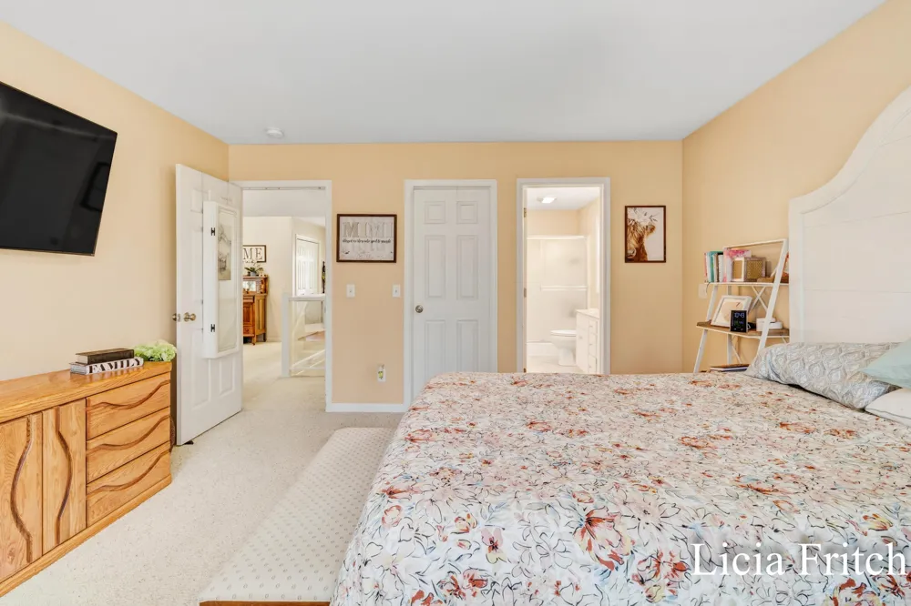 1527 W Addison Way Laketon Township, MI 49445