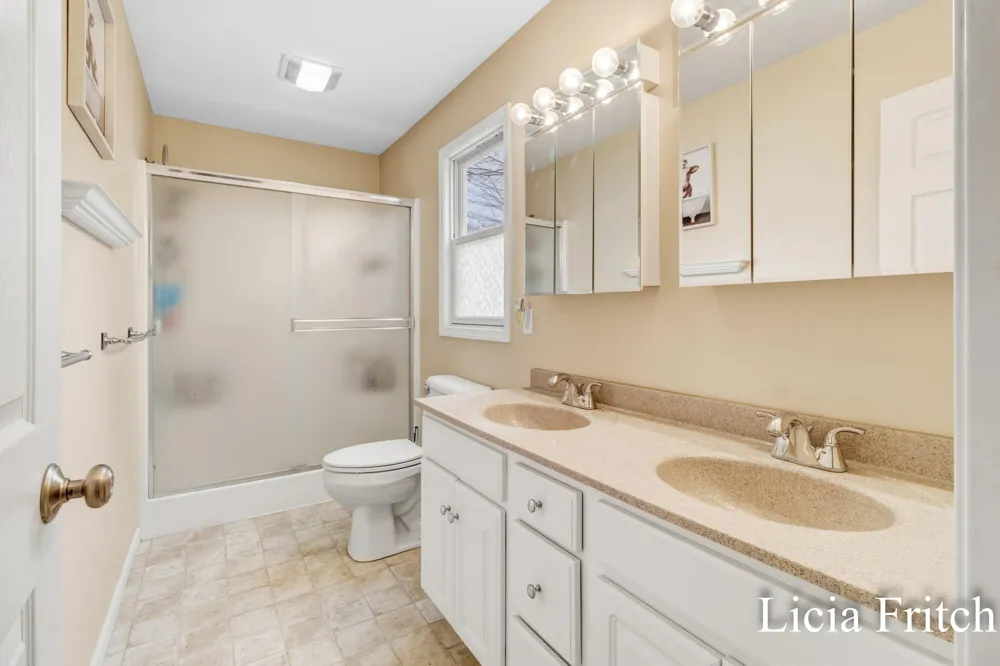 1527 W Addison Way Laketon Township, MI 49445