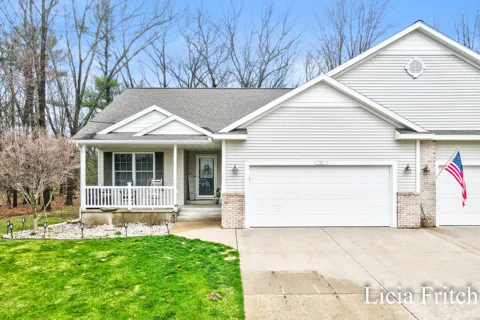 1527 W Addison Way