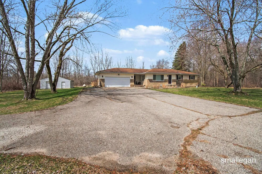 1120 S Loomis Road Chippewa Township, MI 48858