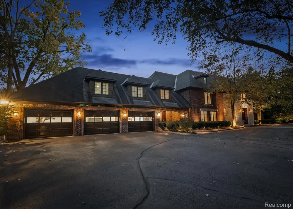 25325 Devon Lane Franklin Village, MI 48025