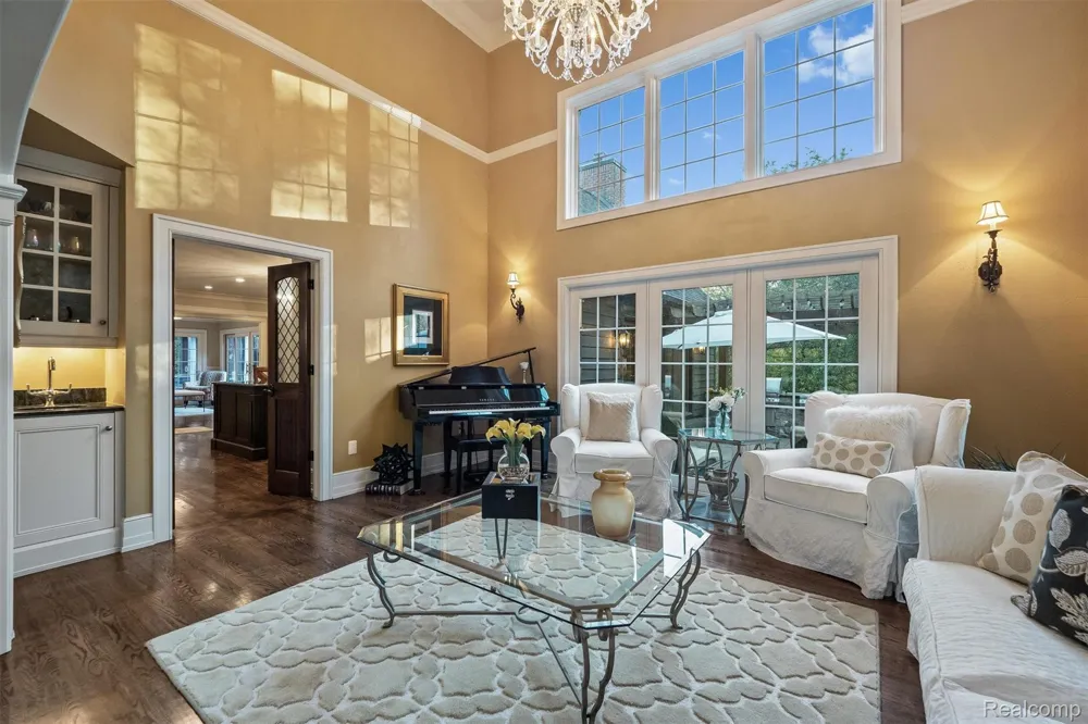 25325 Devon Lane Franklin Village, MI 48025