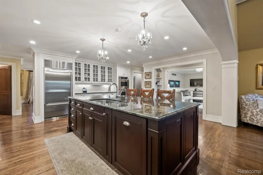 25325 Devon Lane Franklin Village, MI 48025