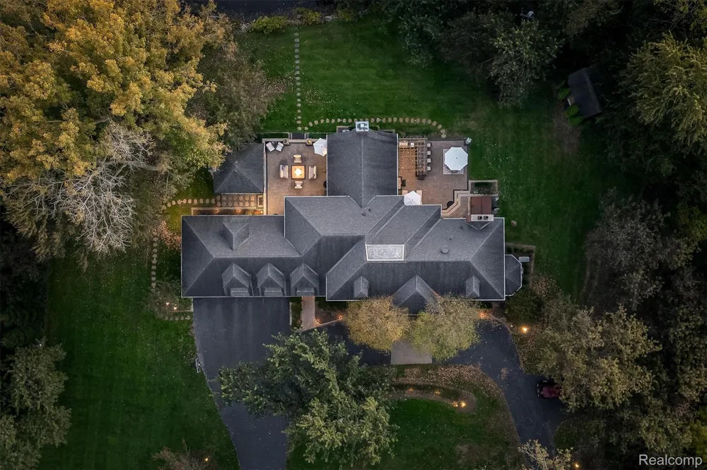 25325 Devon Lane Franklin Village, MI 48025