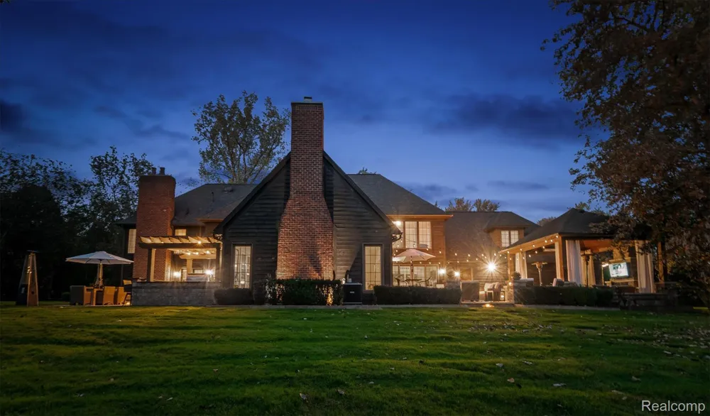 25325 Devon Lane Franklin Village, MI 48025