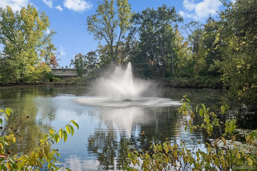 25325 Devon Lane Franklin Village, MI 48025