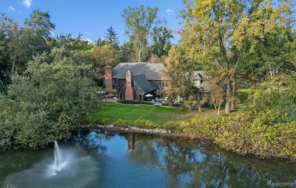 25325 Devon Lane Franklin Village, MI 48025