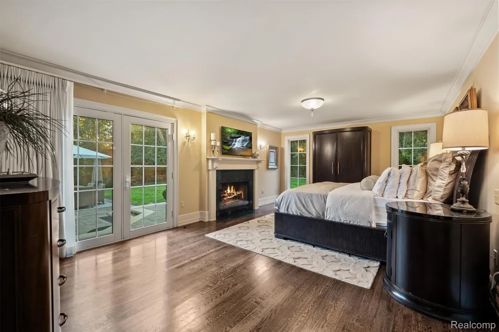 25325 Devon Lane Franklin Village, MI 48025