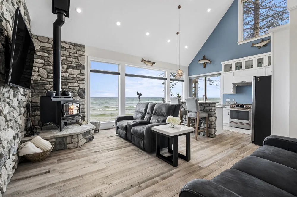 3126 Lake Shore Road Manistee Township, MI 49660
