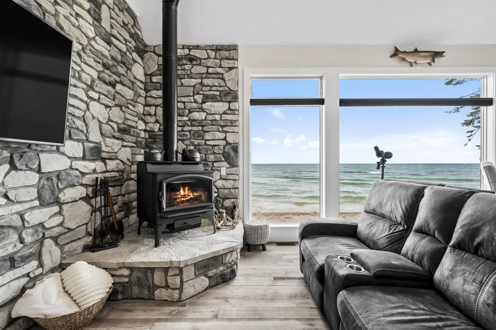 3126 Lake Shore Road Manistee Township, MI 49660