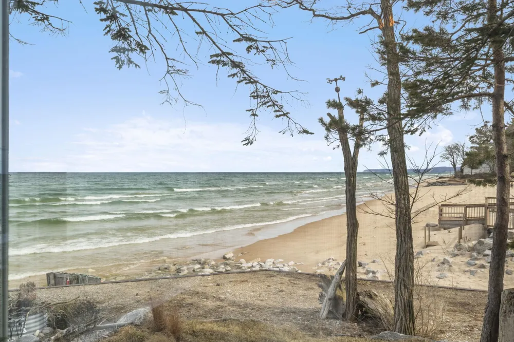 3126 Lake Shore Road Manistee Township, MI 49660