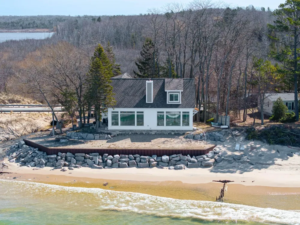 3126 Lake Shore Road Manistee Township, MI 49660