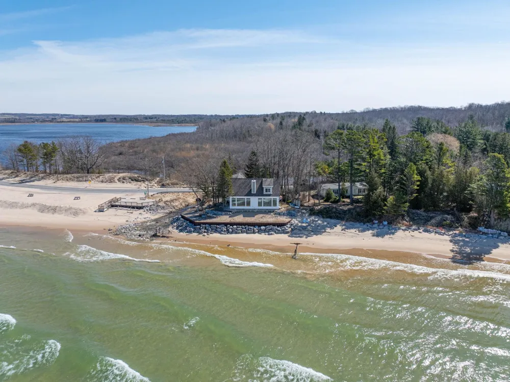 3126 Lake Shore Road Manistee Township, MI 49660