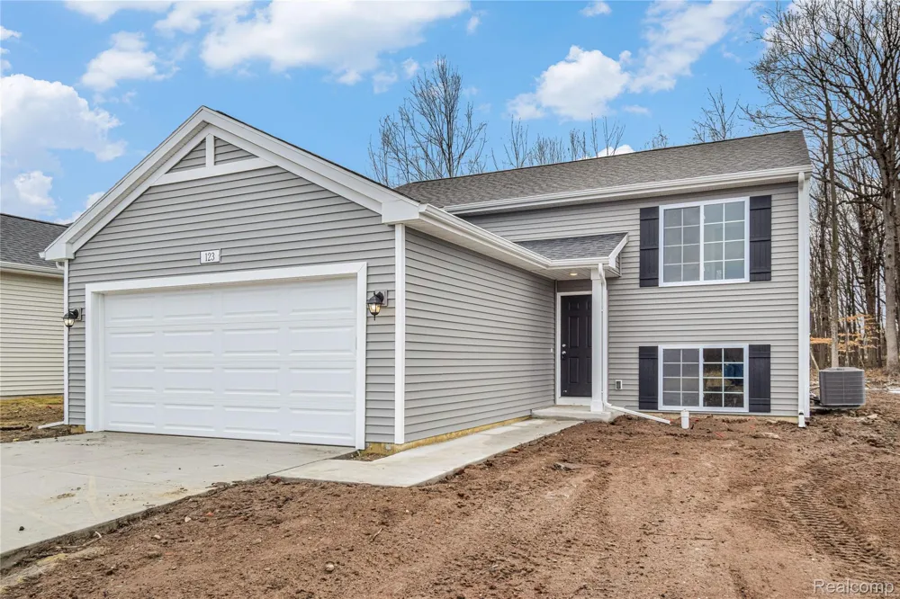 3163 Wild Orchid Lane Burton City, MI 48519