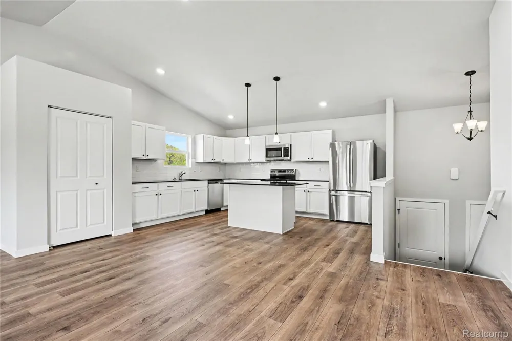3163 Wild Orchid Lane Burton City, MI 48519