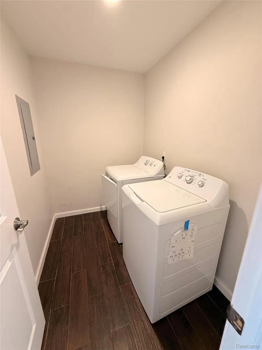 406 Legato Drive Walled Lake City, MI 48390
