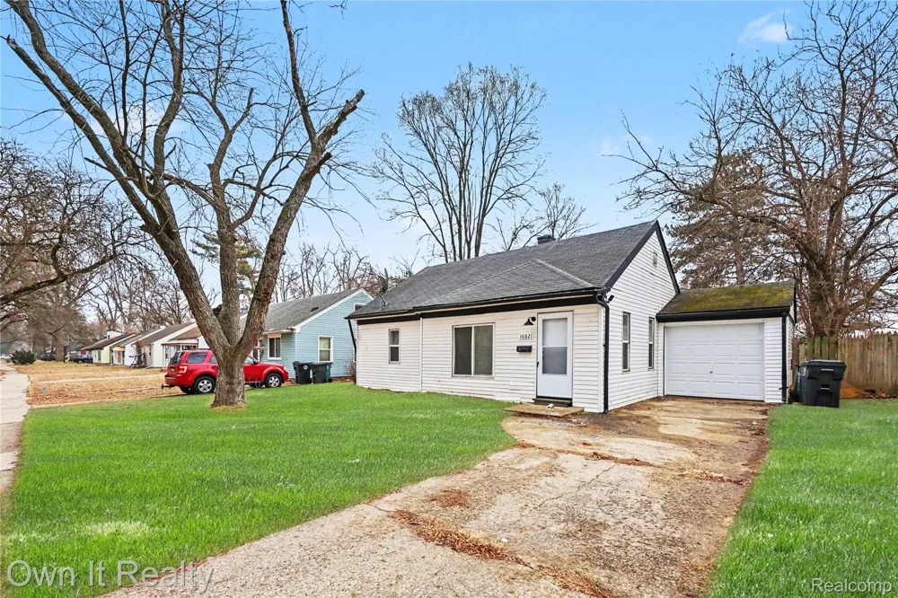 10821 Albany Street Oak Park City, MI 48237