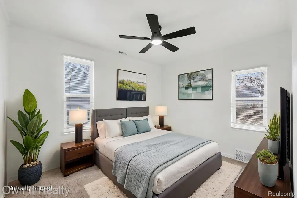 10821 Albany Street Oak Park City, MI 48237