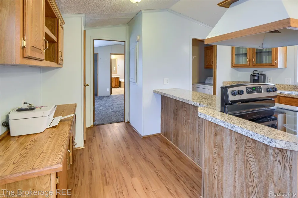 17101 Kropf Avenue Springfield Charter Township, MI 48350